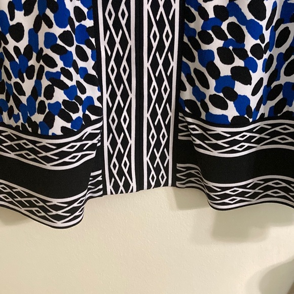 Dana Buchman Stretchy Diamond/Splotch Tunic - Picture 4 of 11